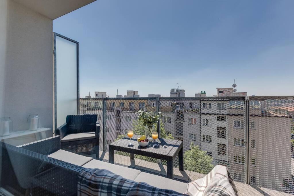Jt'S Apartments Korunni Str. Prag Exterior foto