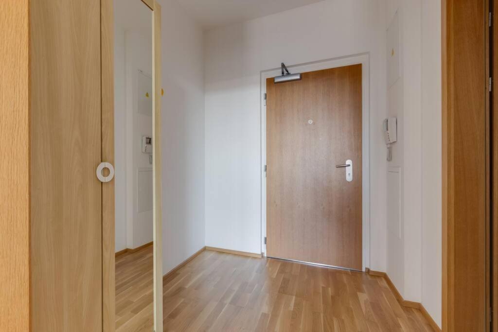 Jt'S Apartments Korunni Str. Prag Exterior foto