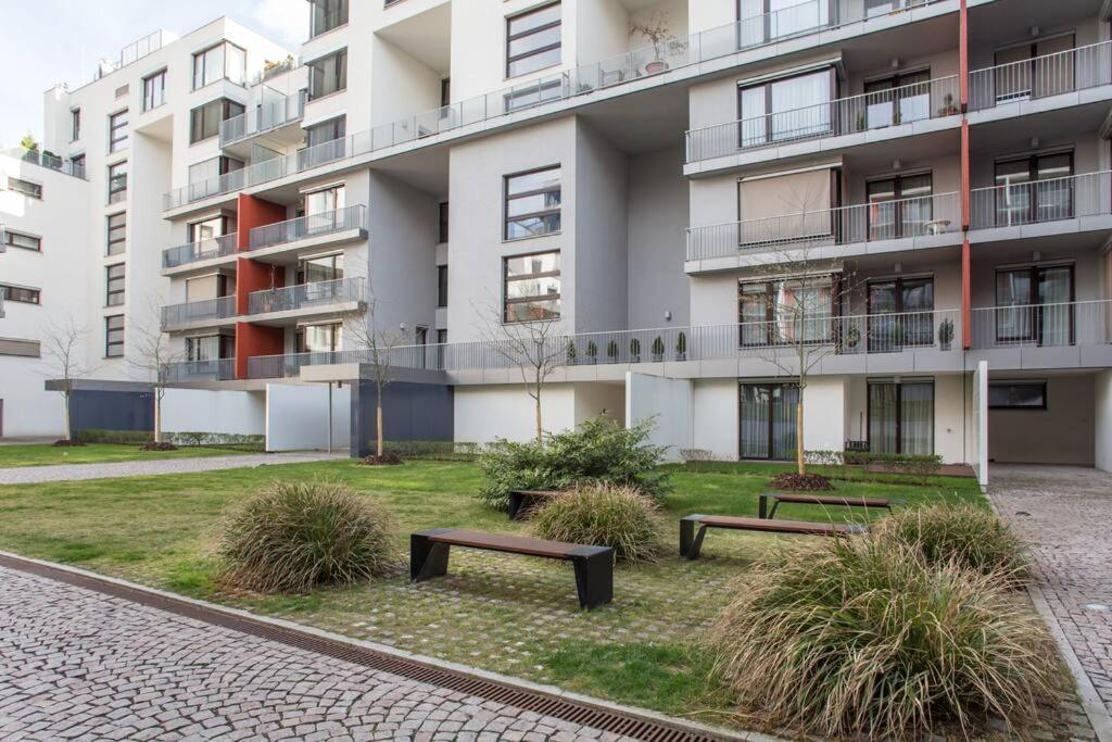 Jt'S Apartments Korunni Str. Prag Exterior foto
